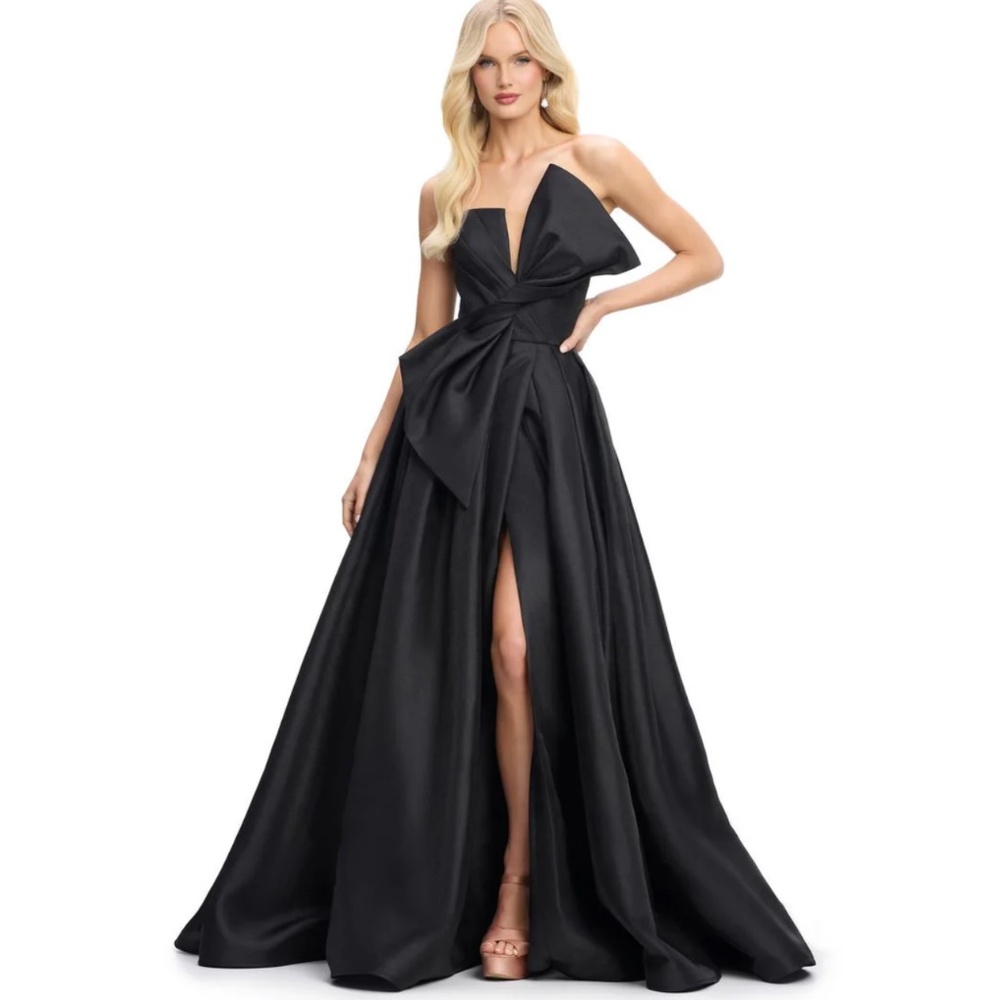 ‼️❤️ ONE DAY SALE ‼️[NWT] ASHLEY LAUREN Black Bow Gown